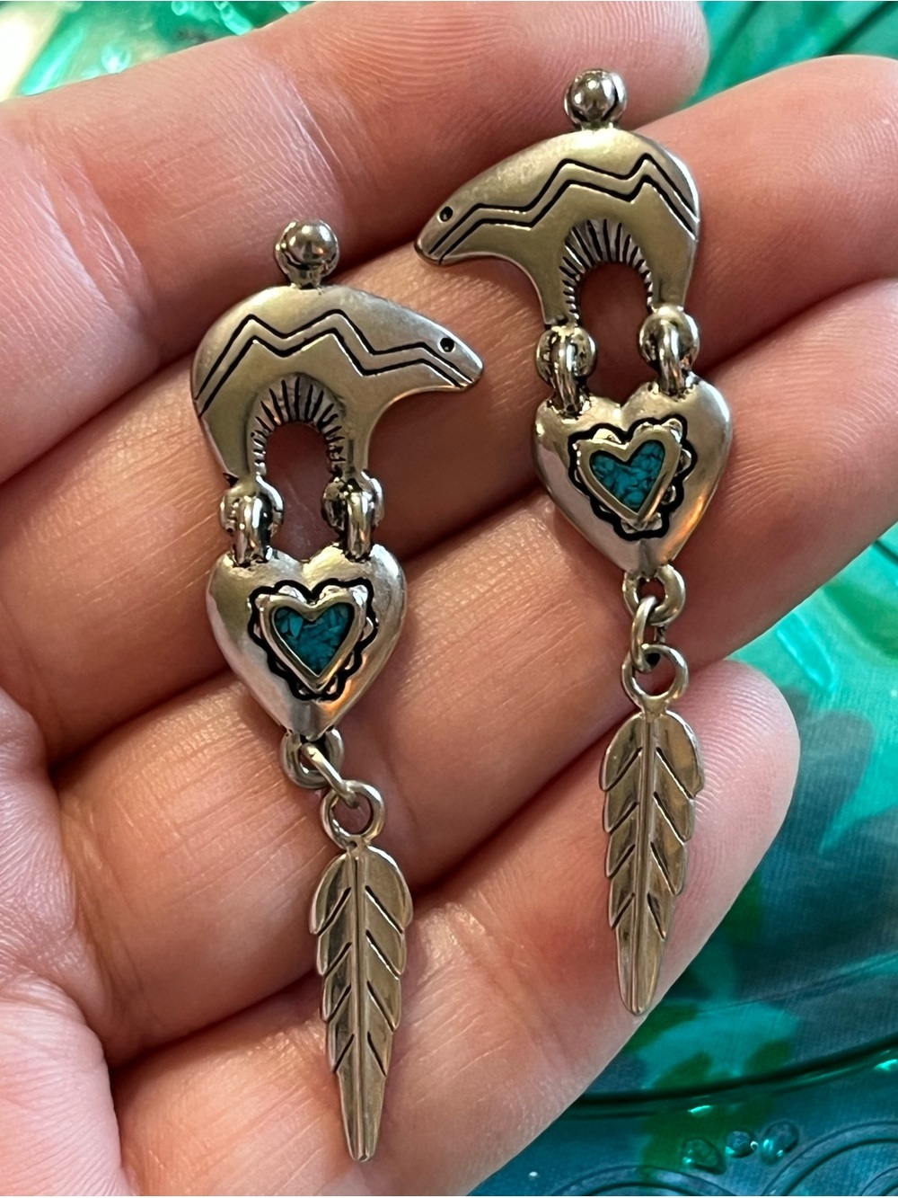 Vintage 1992 Navajo Style Crushed Turquoise Bear Heart Silver Tone Stud Earrings